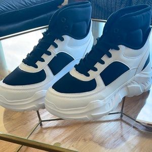 Black/ White Women's Thick Sole Hi-Top Sneakers Size 10